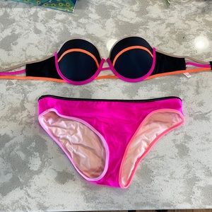 Victoria’s Secret bikini